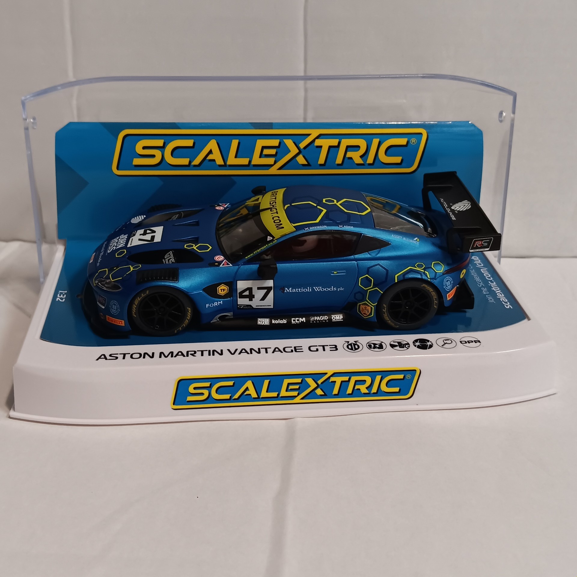 Scalextric C4076 Aston Martin Vantage GT3